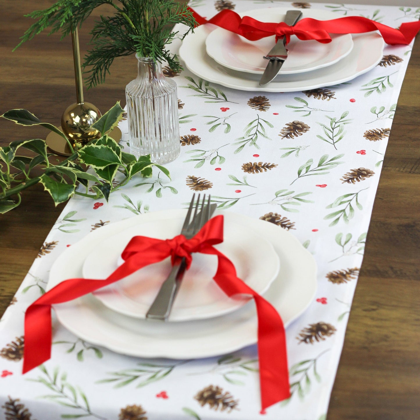 Red Mistletoe Table Runner